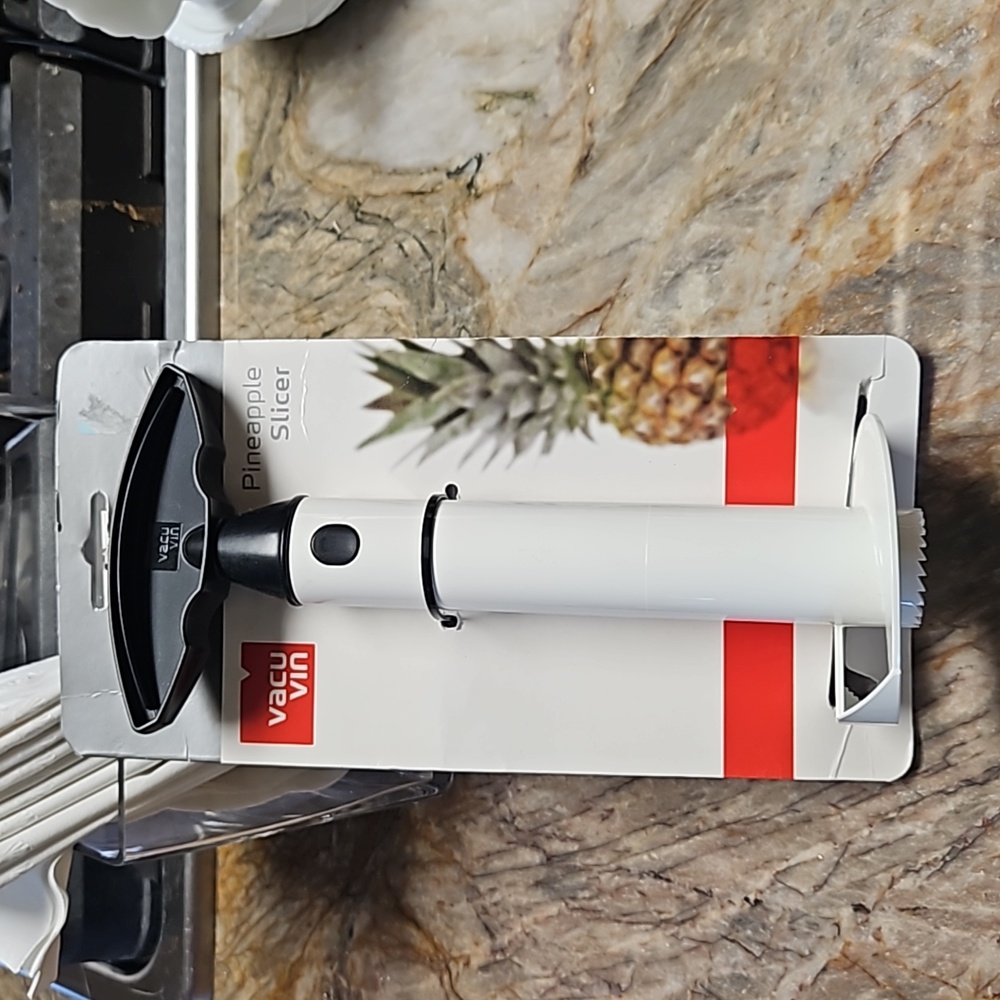 VACU VIN Pineapple Slicer - NEW